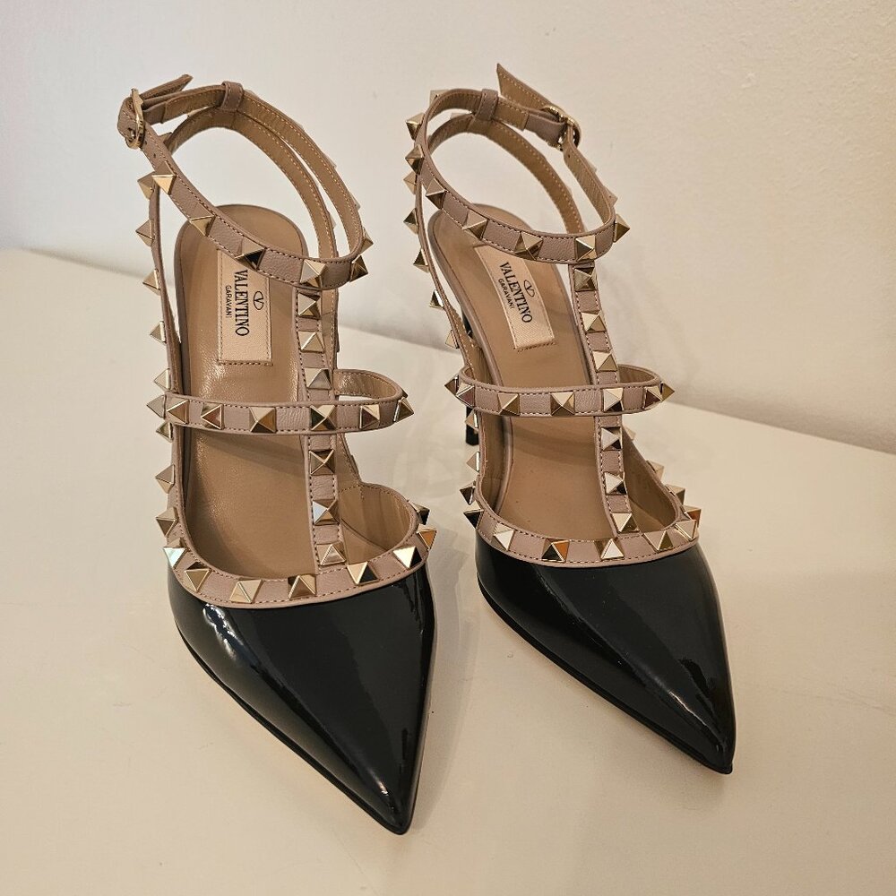 NEW Valentino Garavani Rockstud Caged Black/Poudre Pumps Size 38 Patent